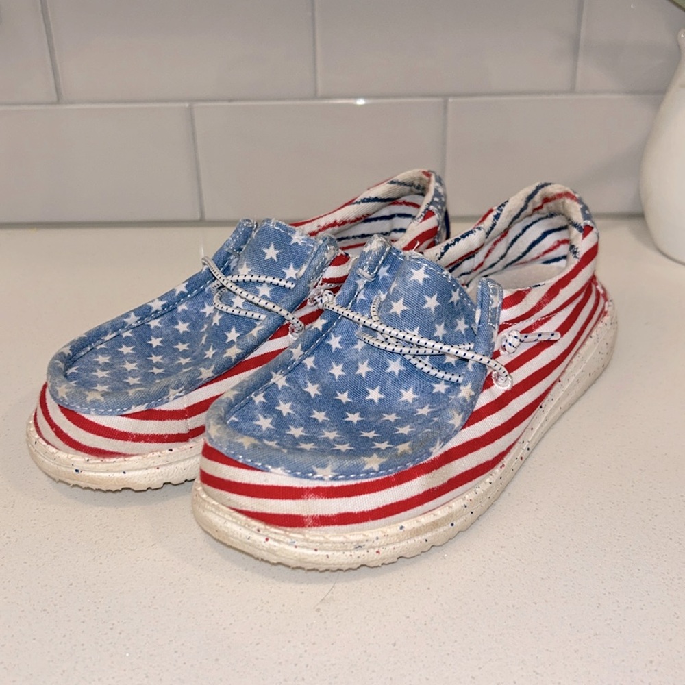 KIDS' HEYDUDE LITTLE KID WALLY PATRIOTIC CASUAL SHOES